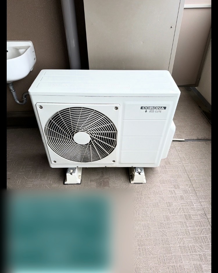 我孫子市で交換前のエコキュートヒートポンプユニット