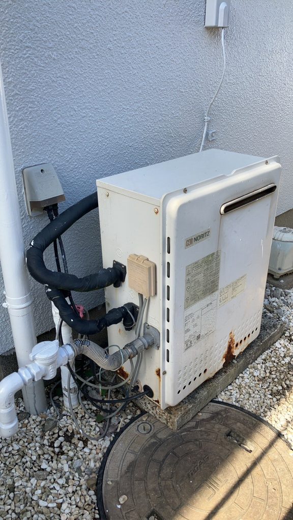 鎌ケ谷市で交換前に使用されていたガス給湯器GRQ-2050SAX