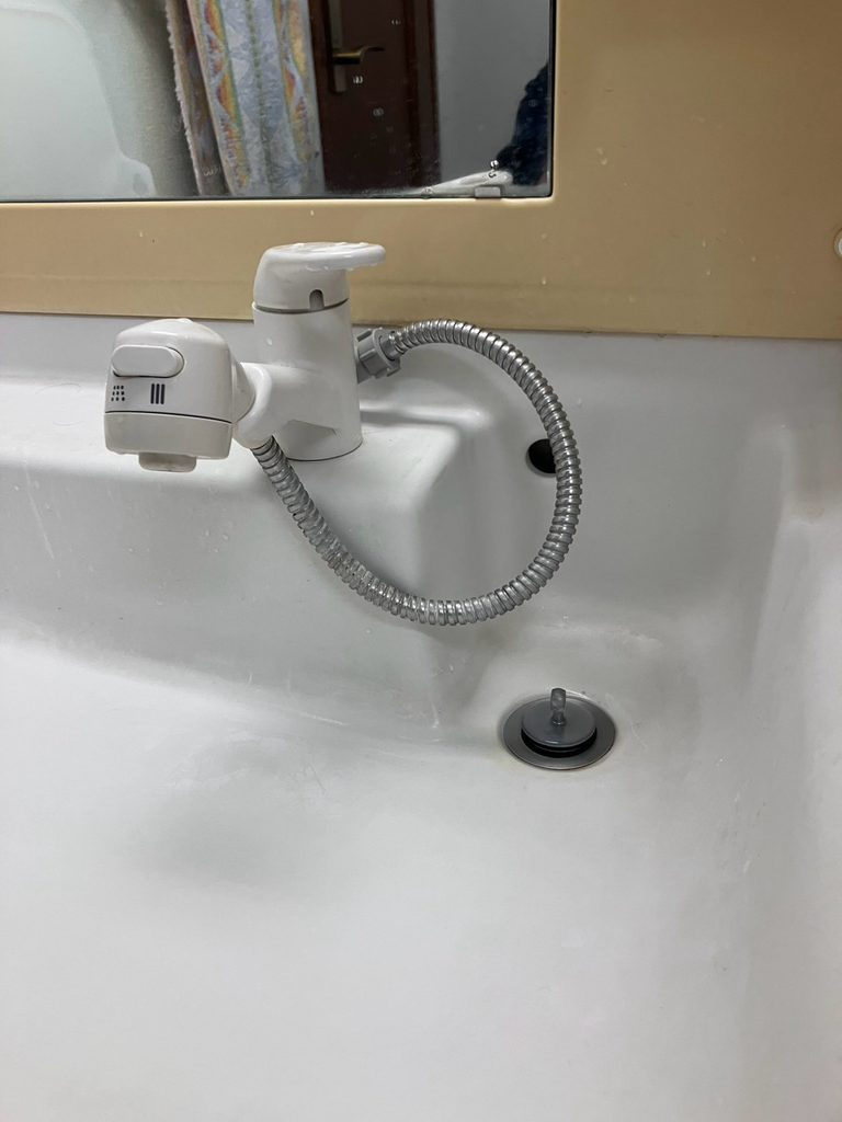 松戸市の洗面水栓交換工事 交換前の洗面水栓